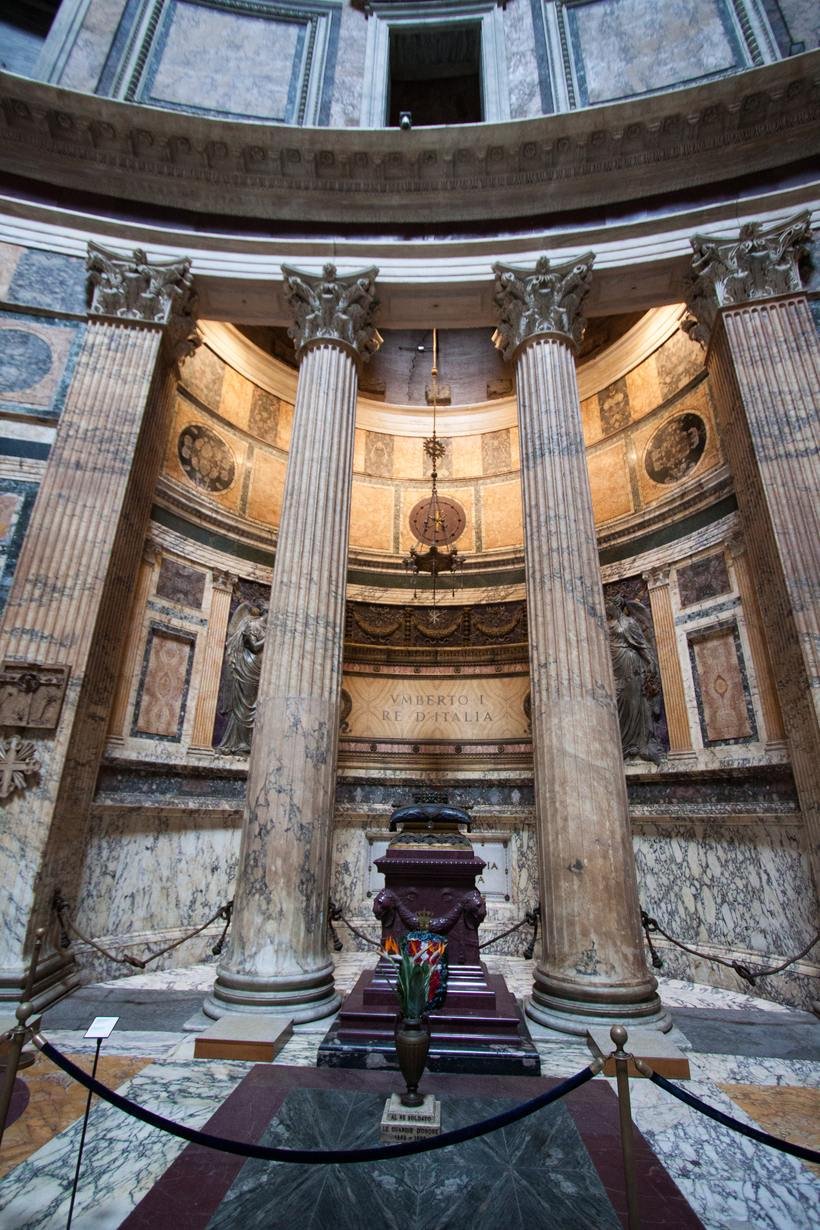 The tomb of King Umberto I and Queen Margherita in the Pantheon