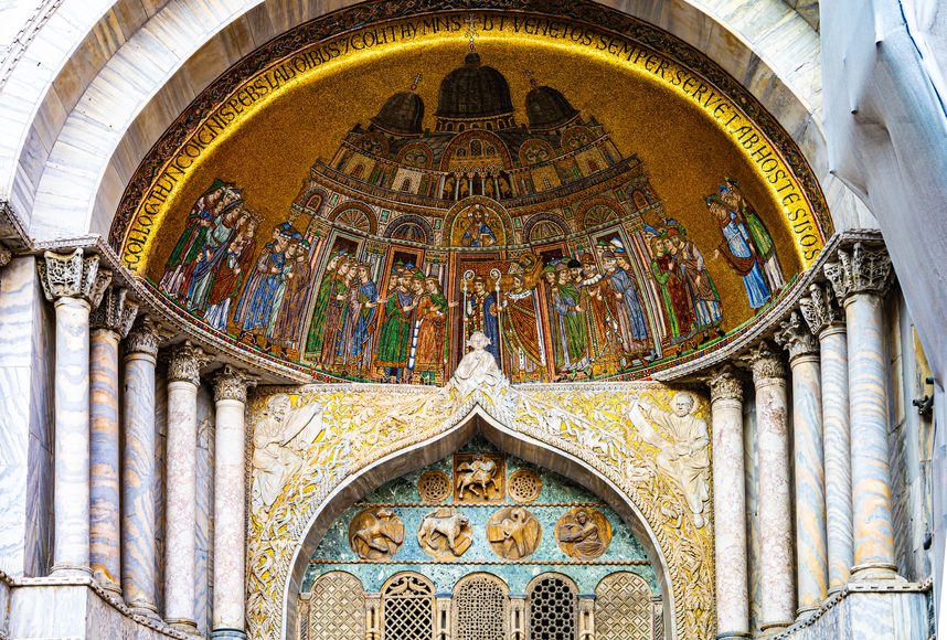 The mosaic over the Porta di Sant'Alipio showing St Mark's body being carried into the basilica