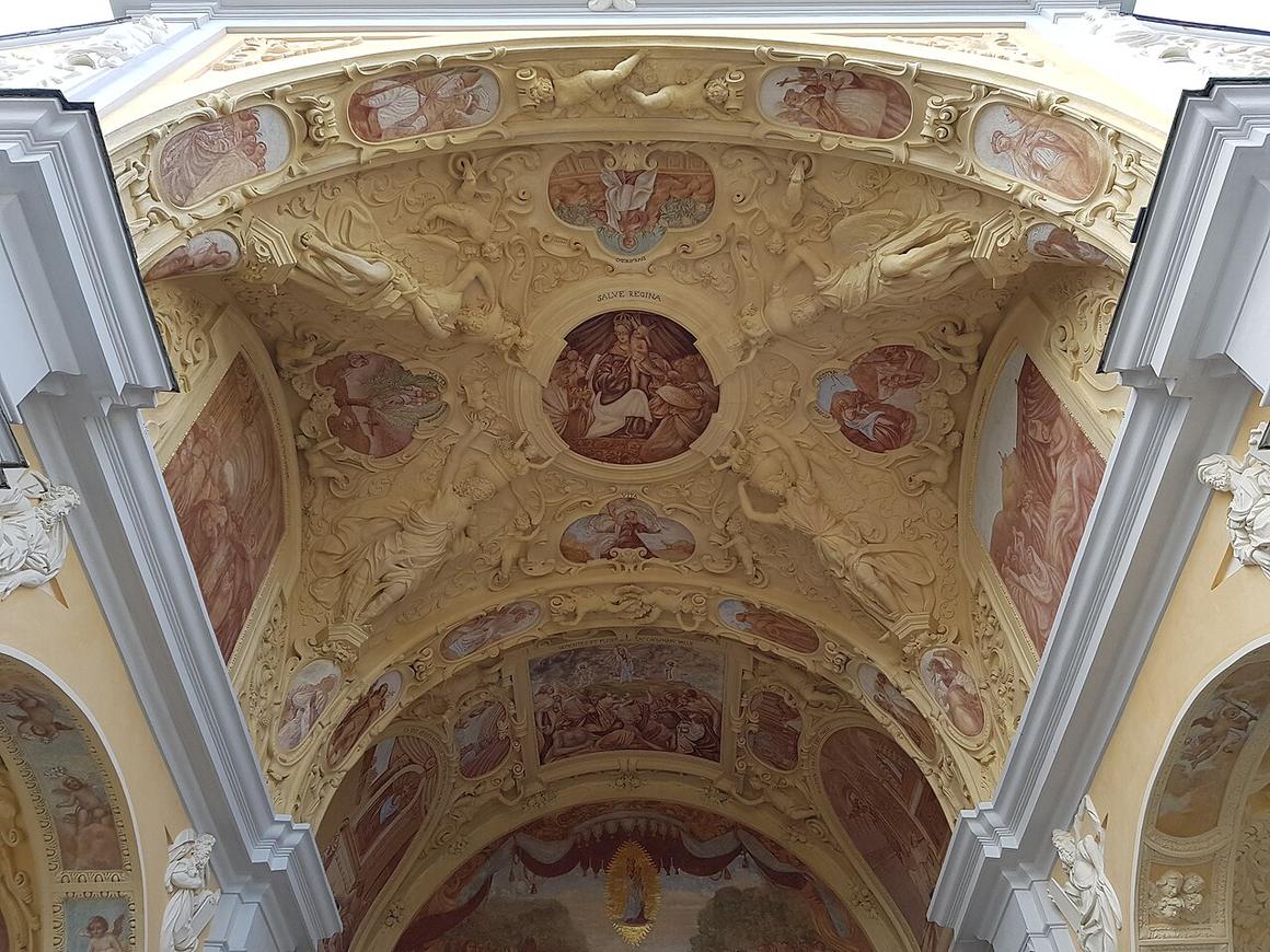 The stuccoed and painted vault of the Svatá Hora basilica