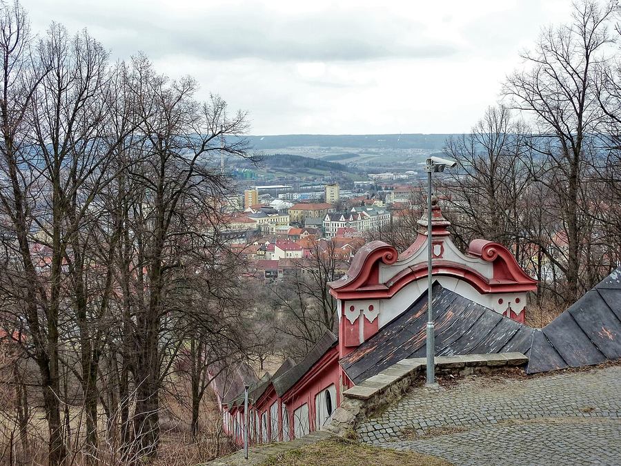 The long red-roofed covered stairway running down from Svatá Hora towards Příbram