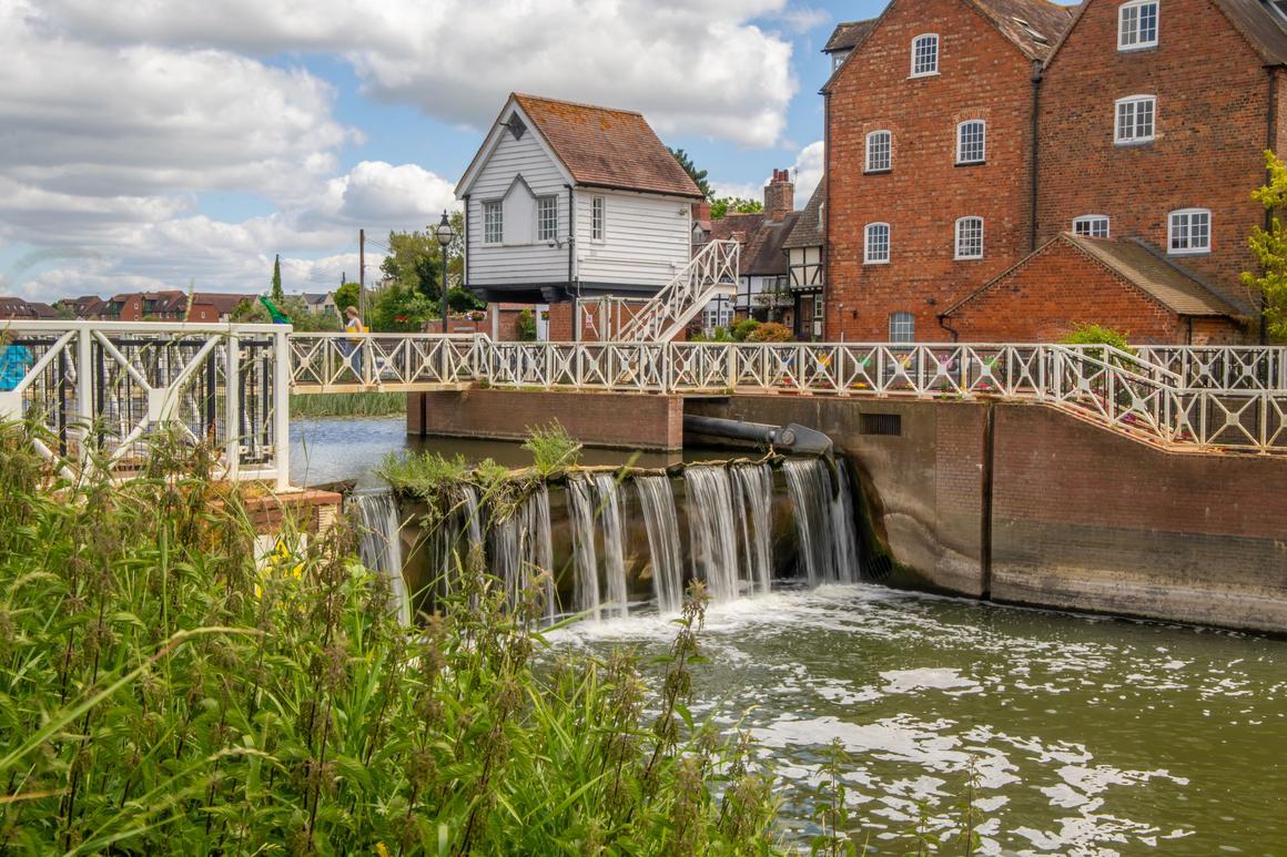 Abbey Mill and the footbridge over the river at Tewkesbury