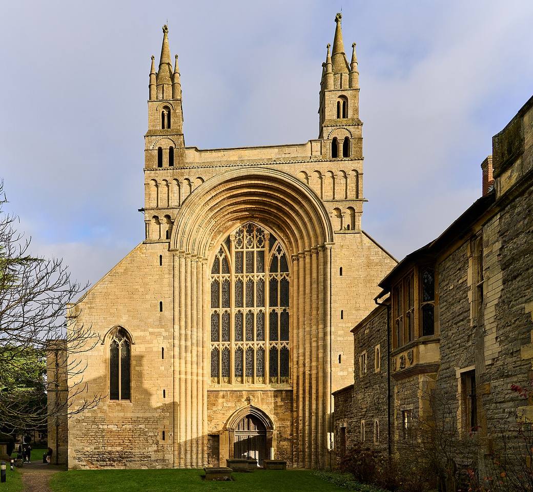 The west front of Tewkesbury Abbey with its giant recessed Norman arch